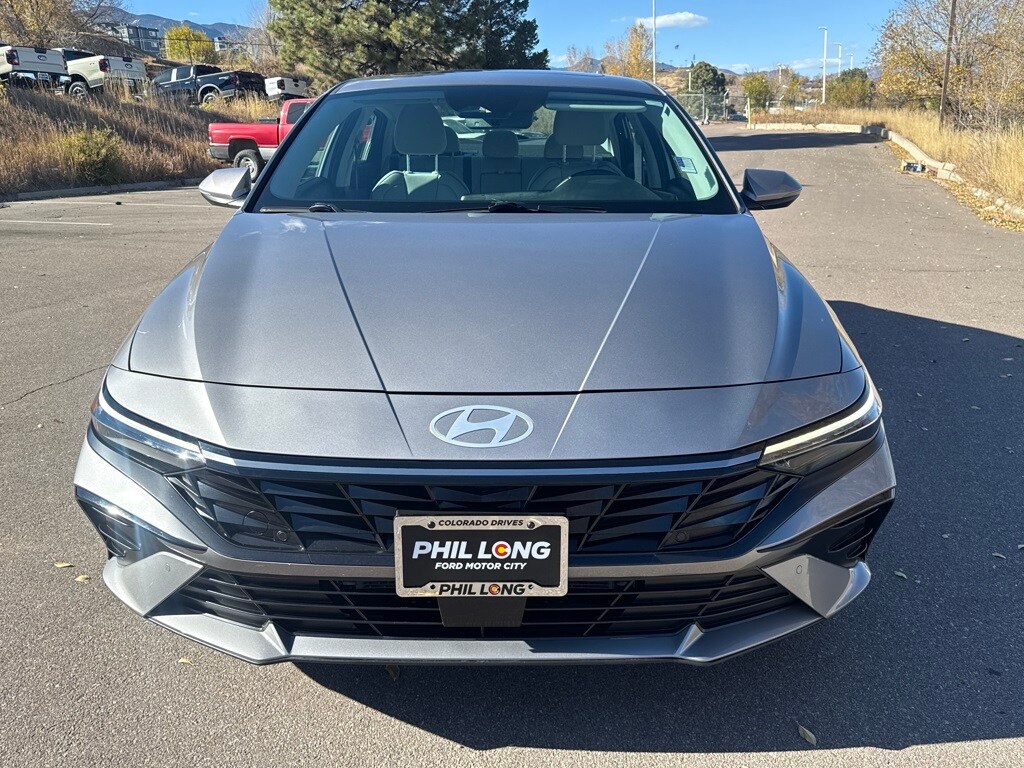 2024 Hyundai Elantra Hybrid Limited photo 2