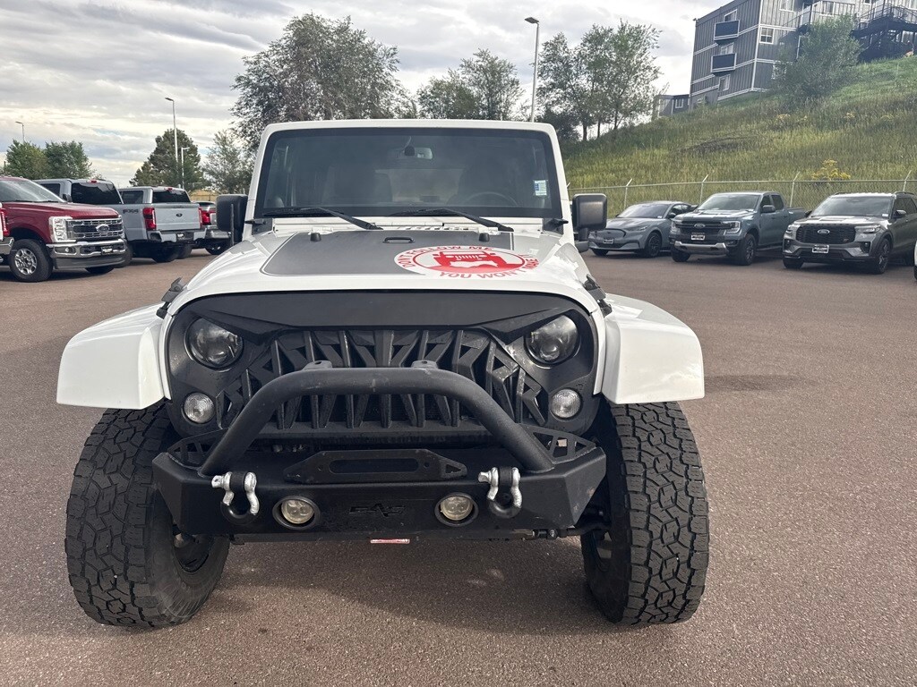 2013 Jeep Wrangler Unlimited Sahara photo 2