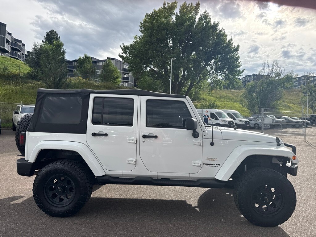 2013 Jeep Wrangler Unlimited Sahara photo 4