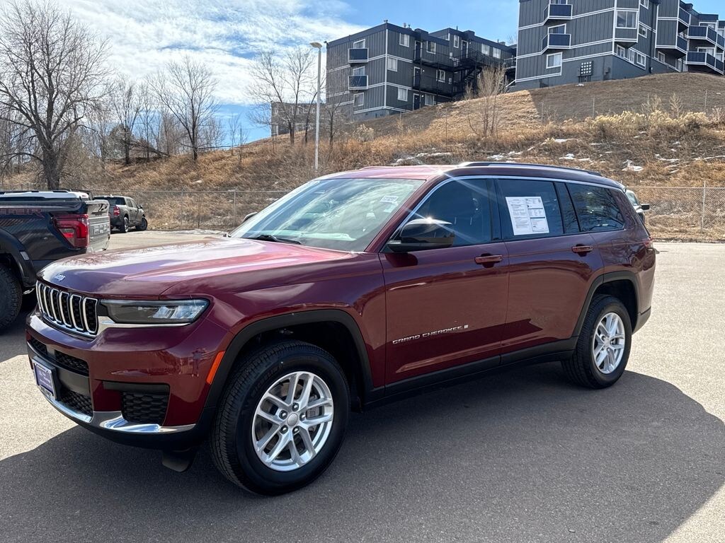 Used 2023 Jeep Grand Cherokee L Laredo SUV