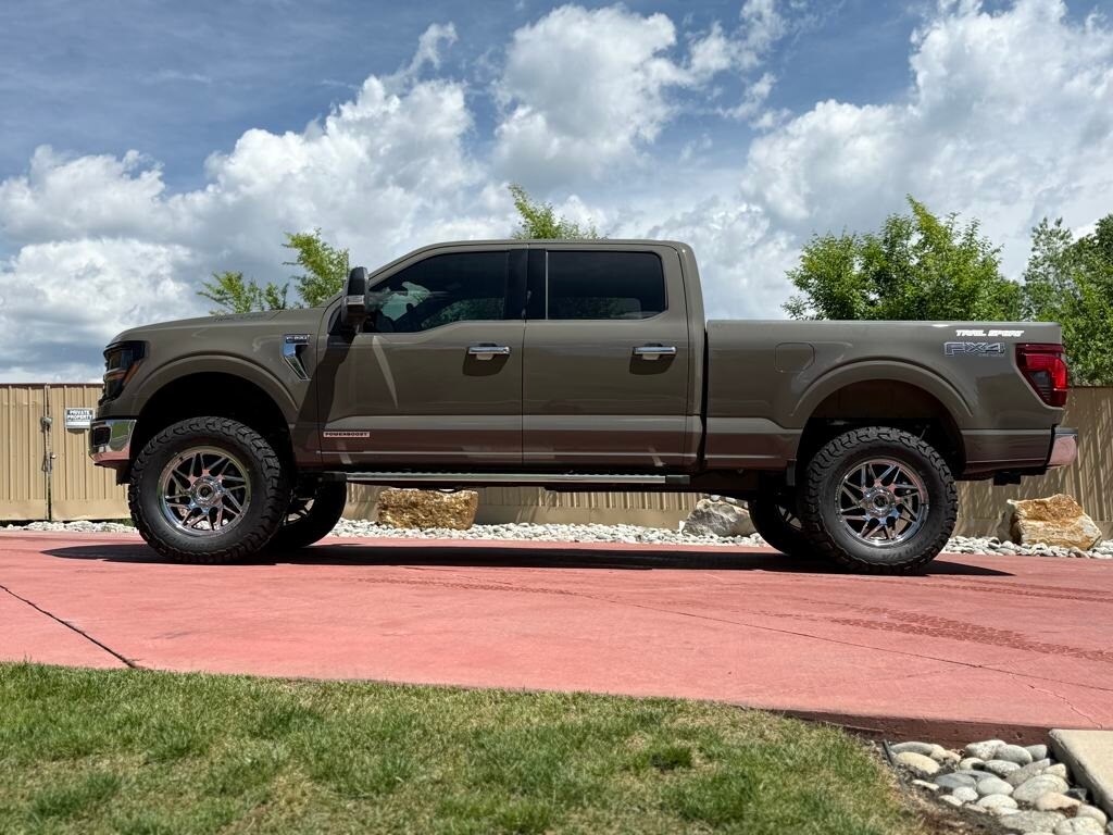 2025 Ford F-150 XLT photo 4