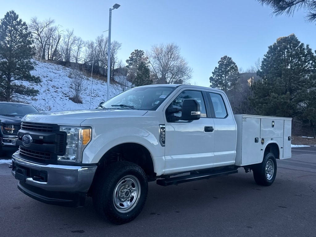 2017 Ford F-350 photo 4