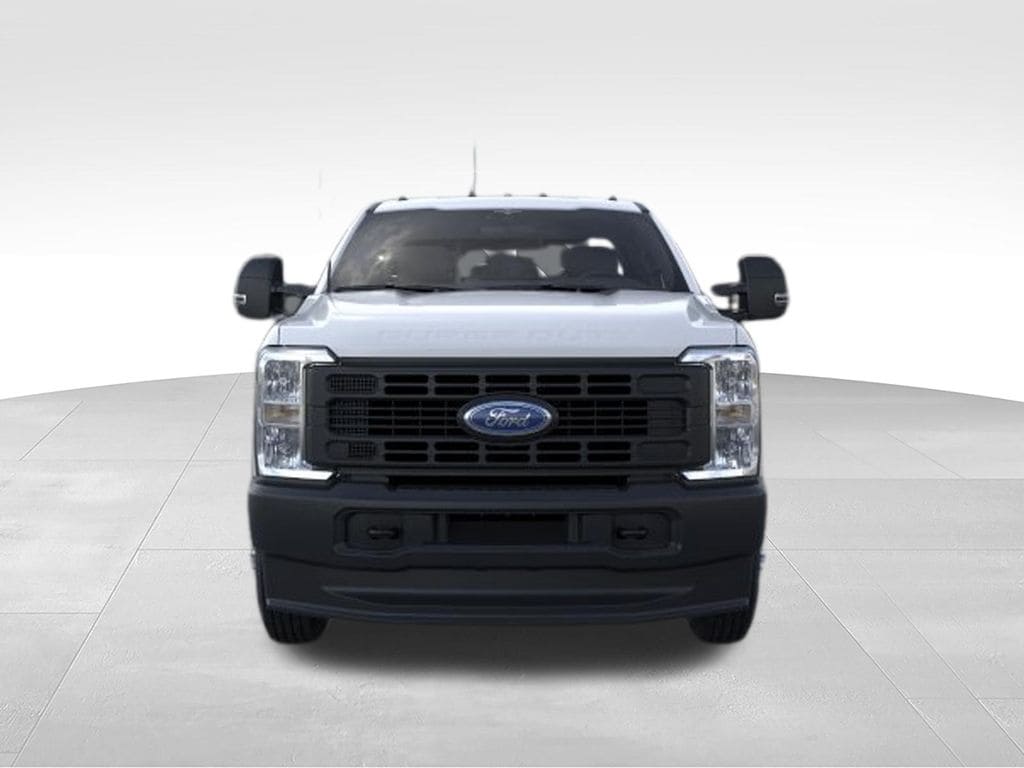 2025 Ford F-350 Super Duty Chassis Cab XL - Photo 6