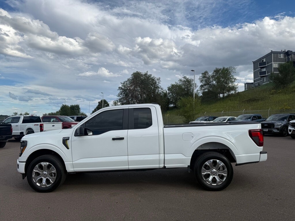 2025 Ford F-150 STX photo 4