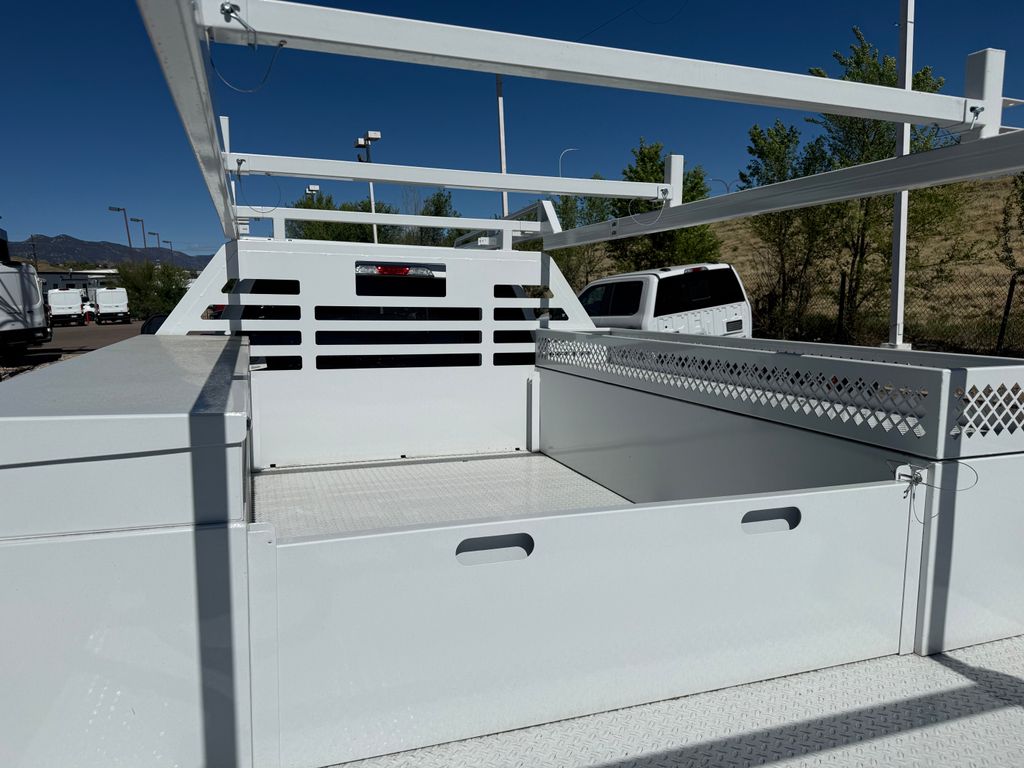2025 Ford F-550 Super Duty Chassis Cab XL - Photo 6