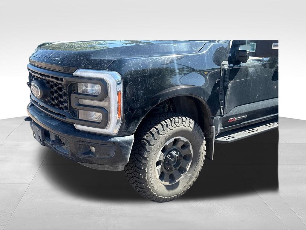 Used 2023 Ford F-250SD Lariat Truck
