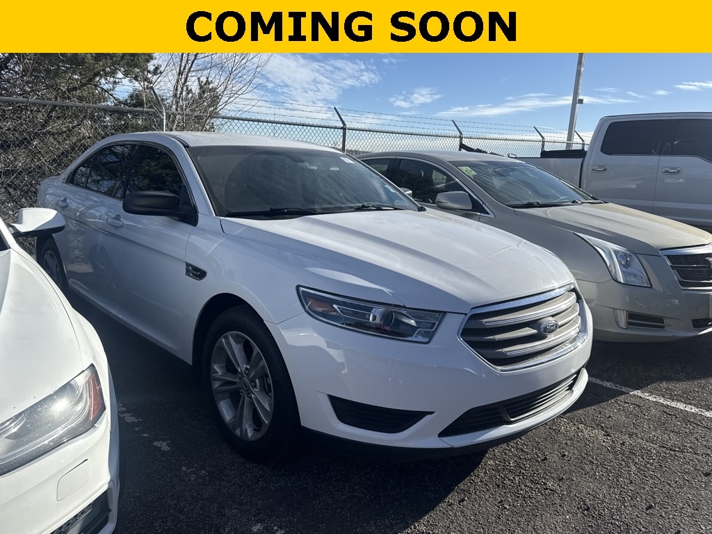 2019 Ford Taurus SE's photo