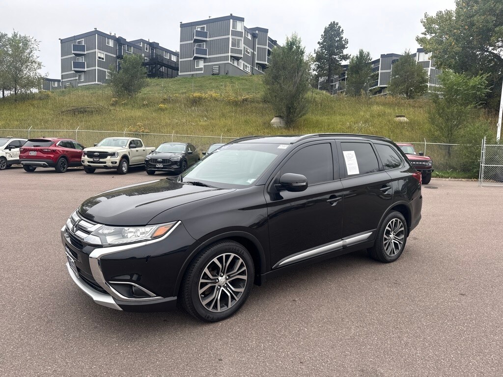 2016 Mitsubishi Outlander SEL photo 2