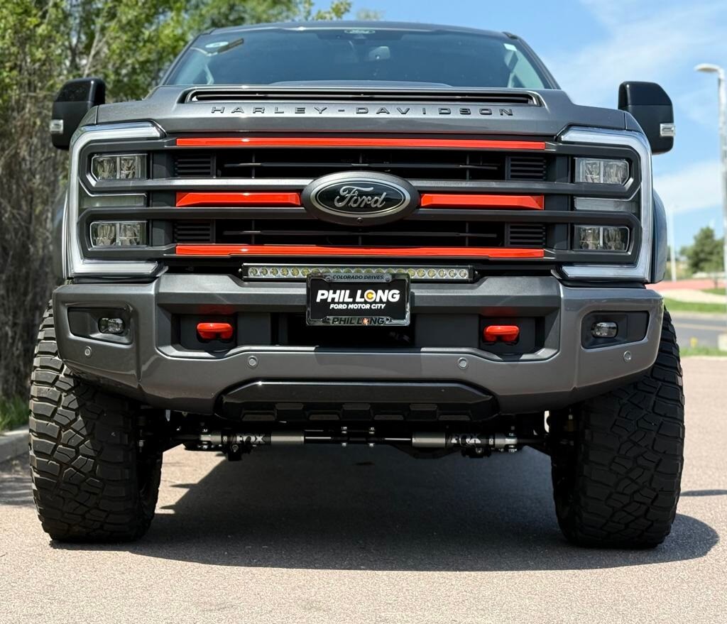 2025 Ford F-250 Lariat photo 3