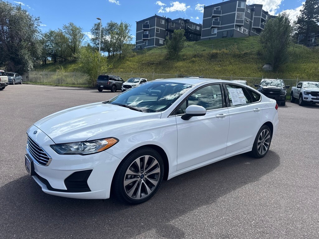 2020 Ford Fusion SE photo 2