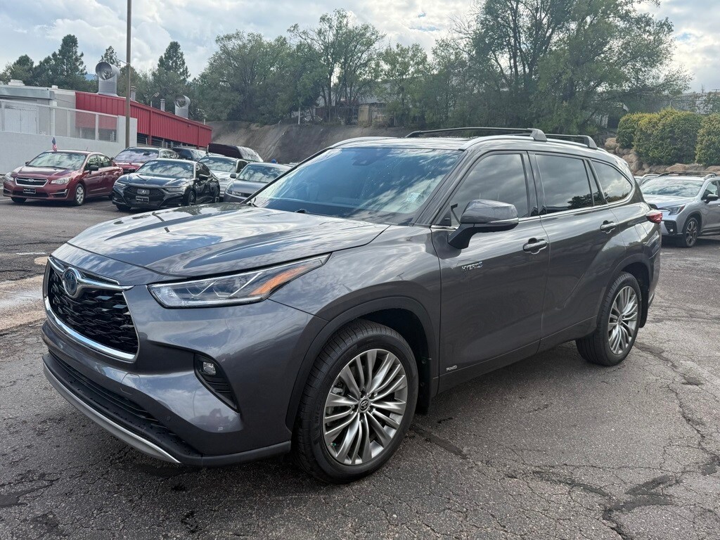 2021 Toyota Highlander Hybrid Platinum photo 3