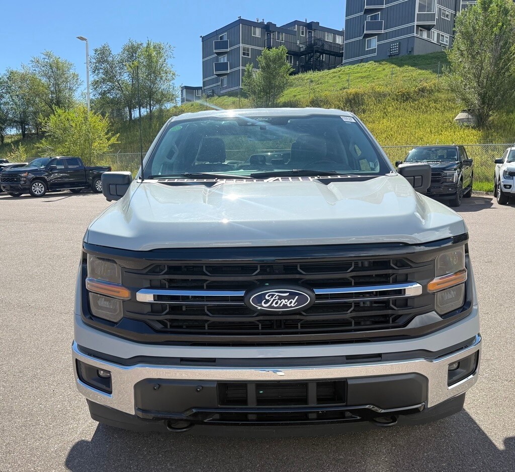 2024 Ford F-150 XLT photo 2
