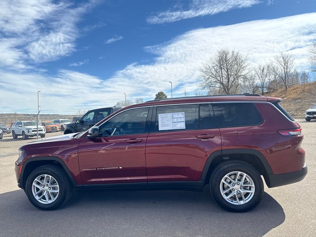 Used 2023 Jeep Grand Cherokee L Laredo SUV