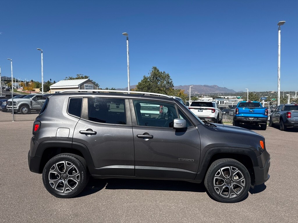 2017 Jeep Renegade Limited photo 3