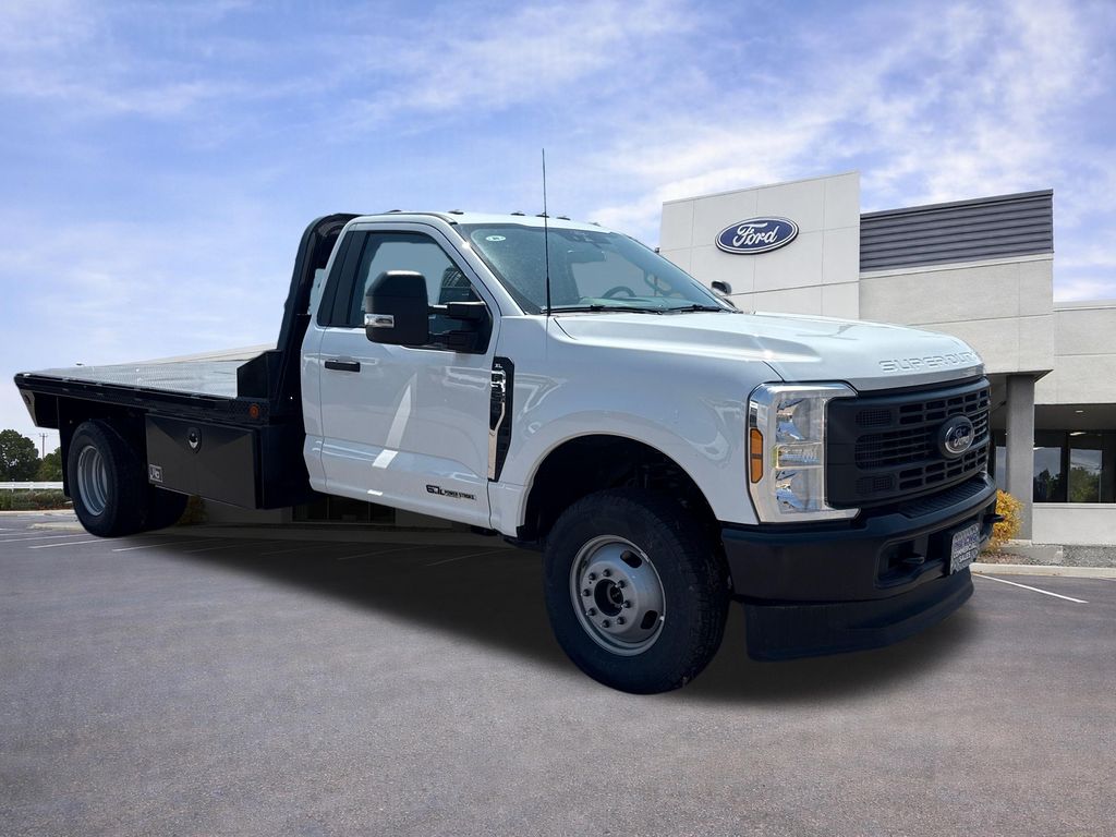 2026 Ford F-350 Super Duty Chassis Cab