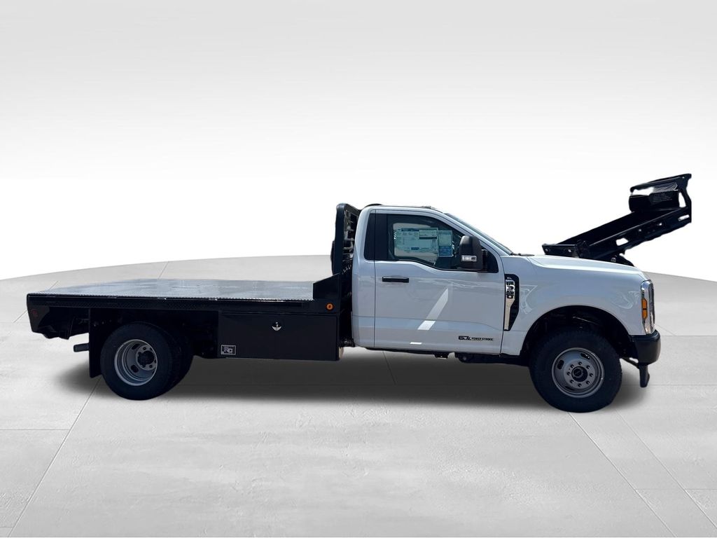 2026 Ford F-350 Super Duty Chassis Cab XL - Photo 8