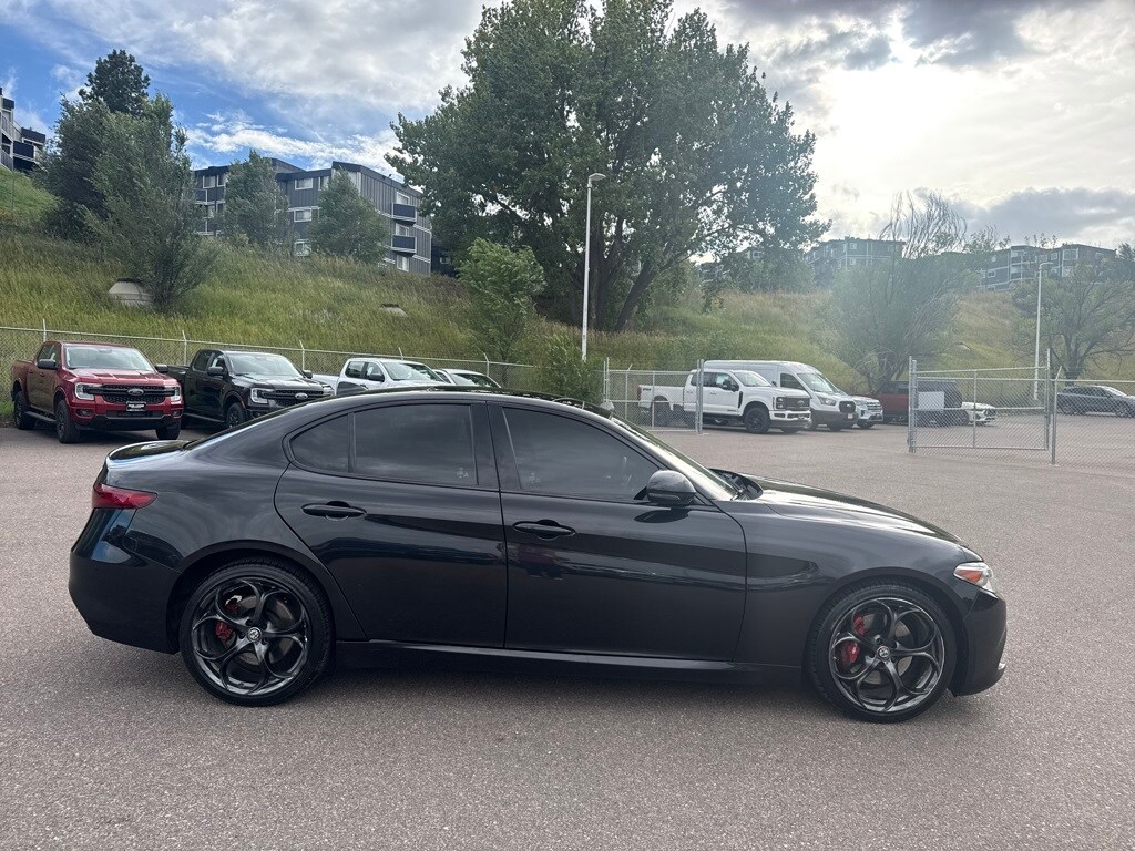 2018 Alfa Romeo Giulia Ti Sport photo 3