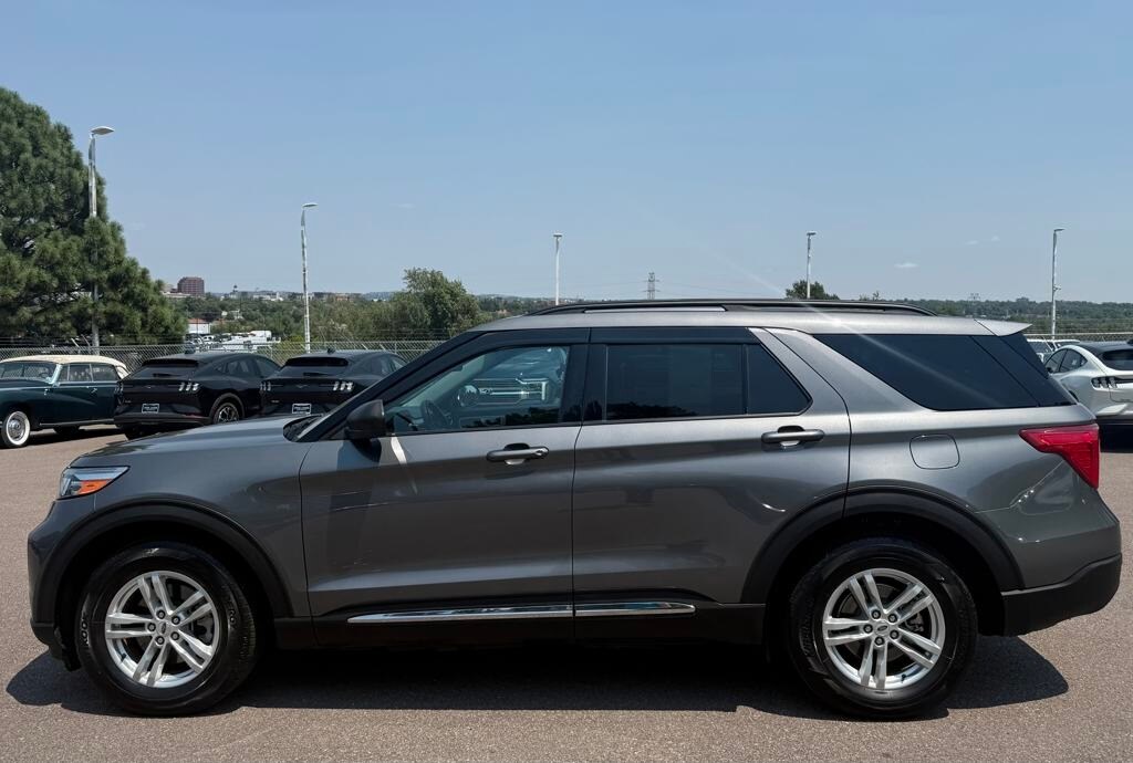 2023 Ford Explorer XLT photo 4