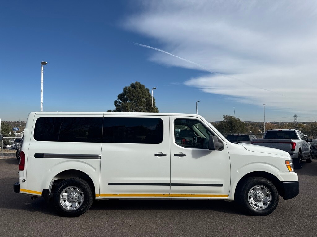 2013 Nissan NV3500 photo 2