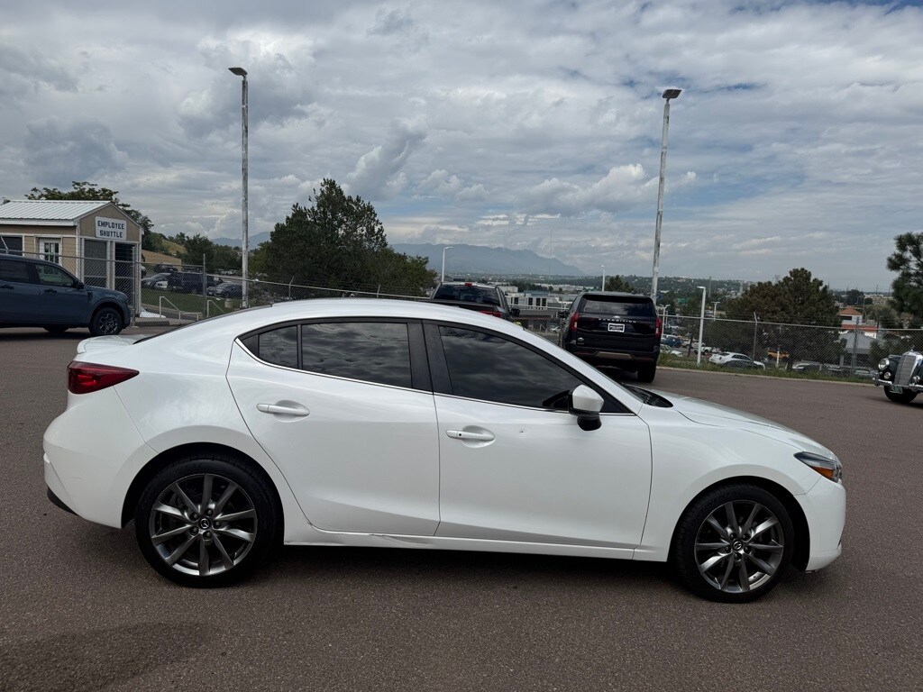 2018 Mazda Mazda3 Touring photo 4