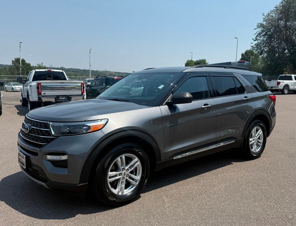 2023 Ford Explorer XLT photo 3