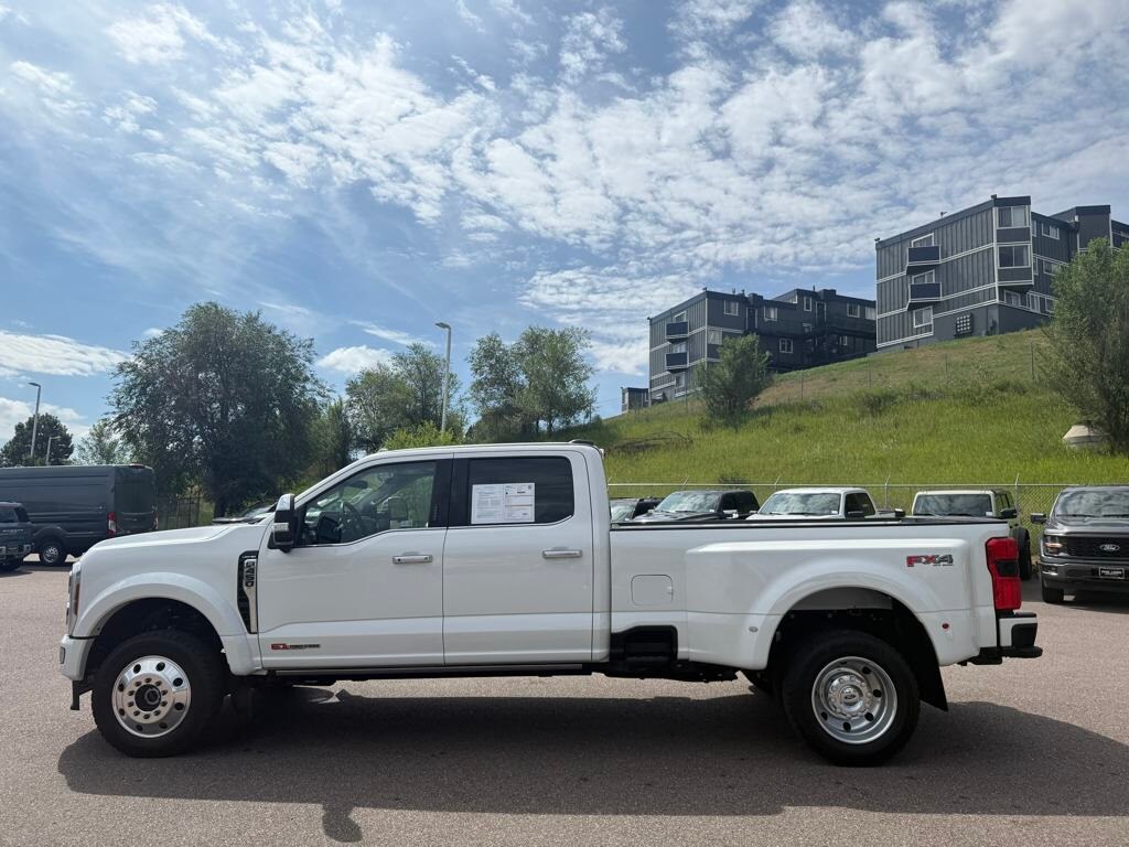 2024 Ford F-450 photo 4