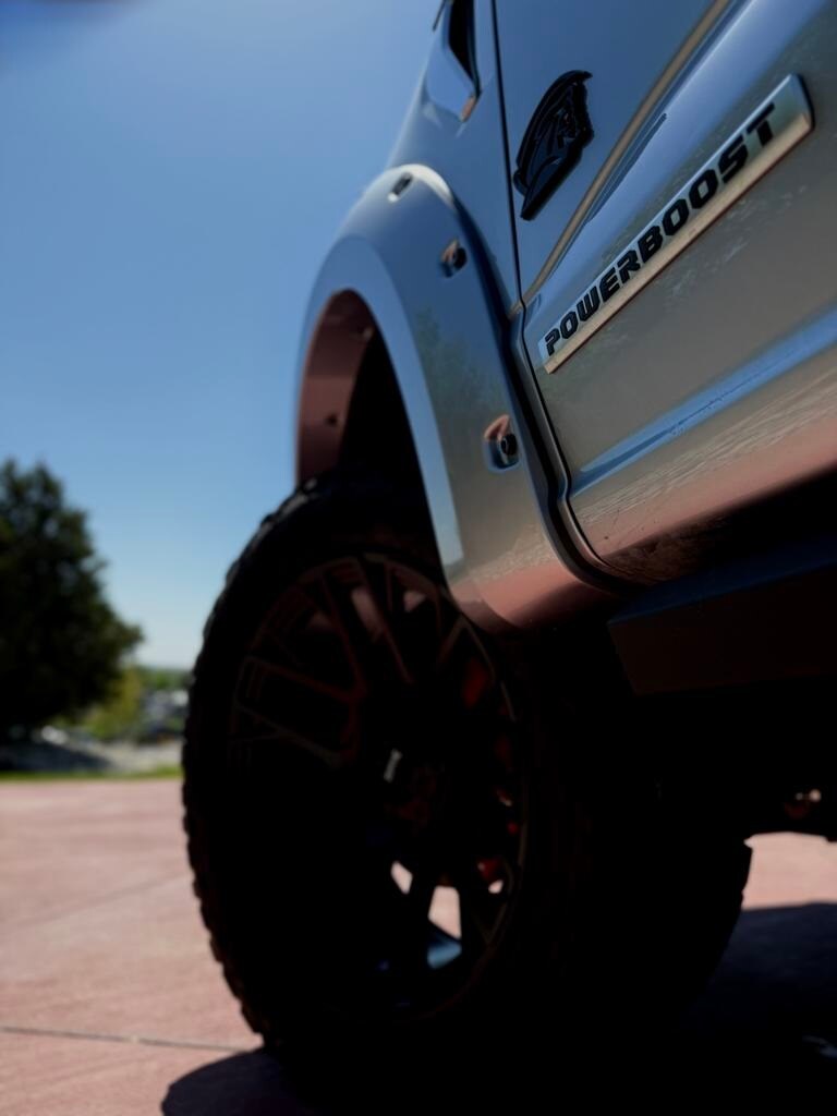 2025 Ford F-150 XLT photo 2