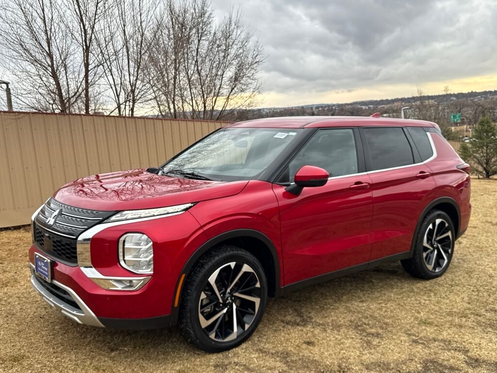 Used 2024 Mitsubishi Outlander SE SUV