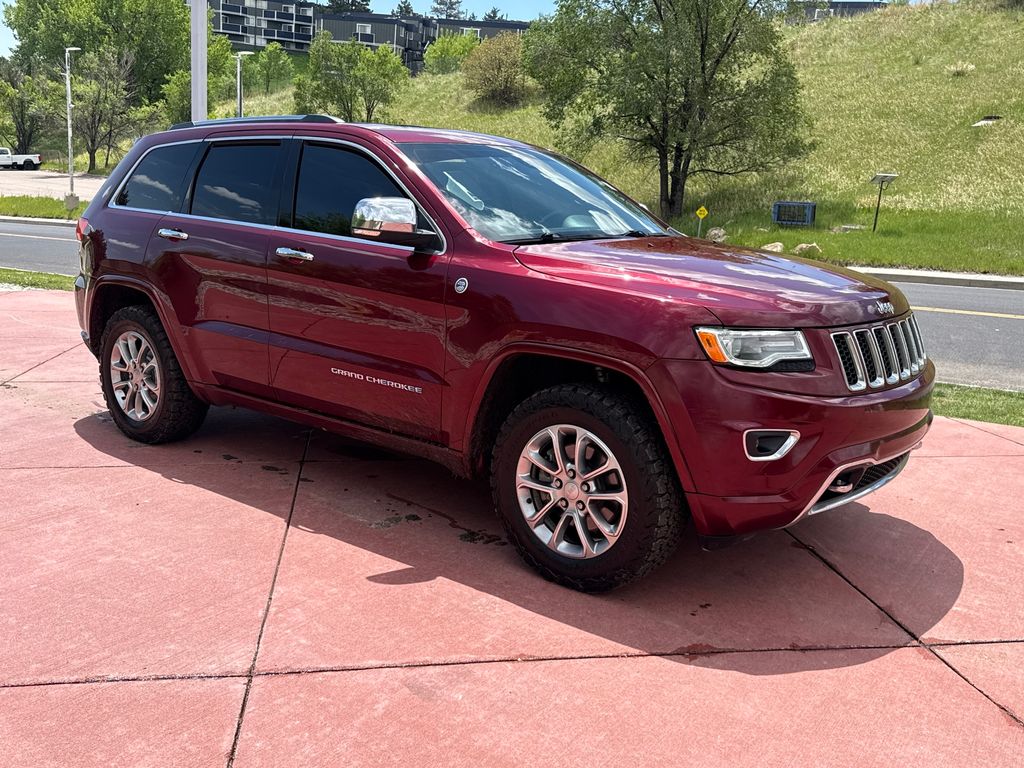 2016 Jeep Grand Cherokee Overland 4WD's photo