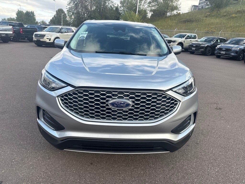 2024 Ford Edge SEL photo 3