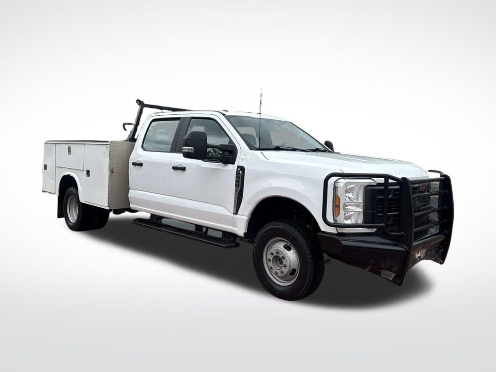 2024 Ford F-350 XL 4x4 Crew Cab 179-In DRW's photo