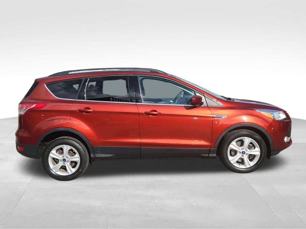 Used 2015 Ford Escape SE SUV