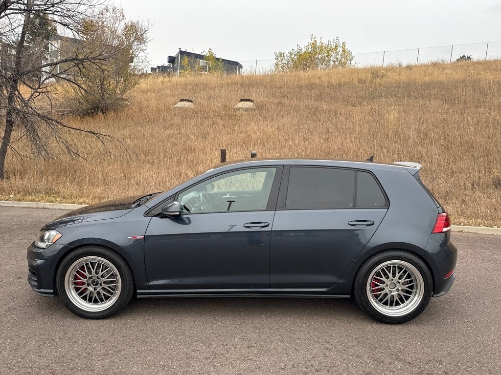 2019 Volkswagen Golf GTI S photo 4