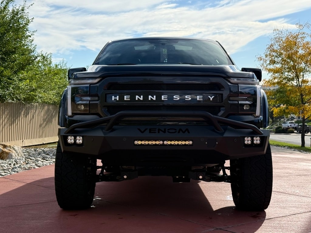 2025 Ford F-150 Lariat photo 2