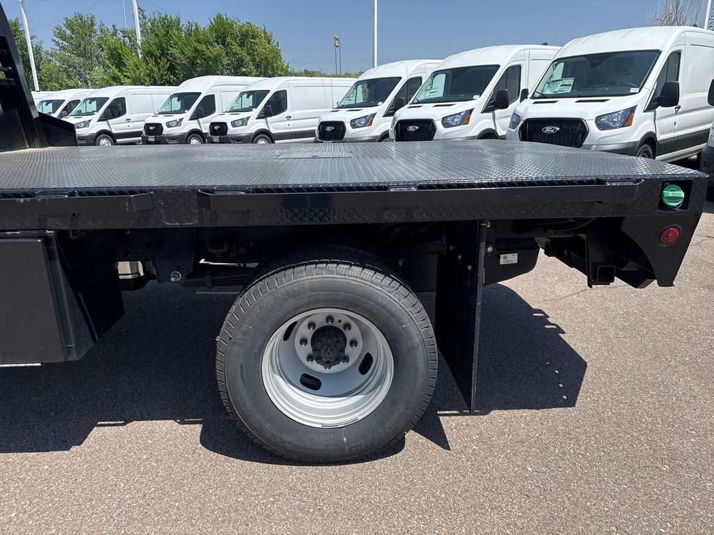 2026 Ford F-350 Super Duty Chassis Cab XL - Photo 25
