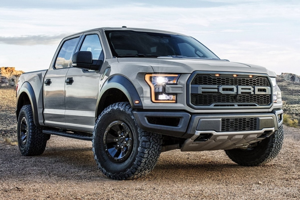 2020 Ford F-150 truck exterior design Raptor model