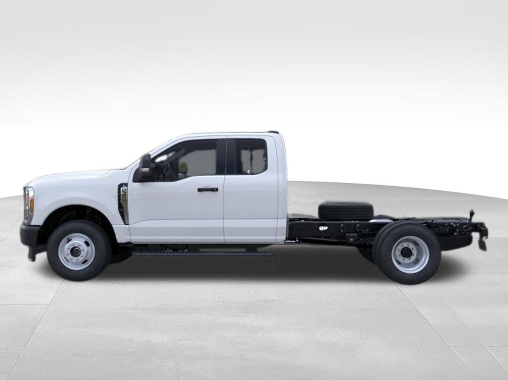 New 2025 Ford F-350 Chassis XL DRW Chassis