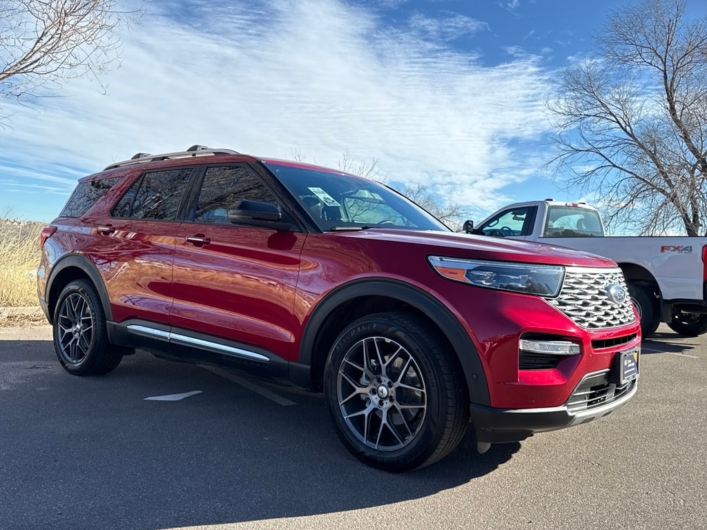 2020 Ford Explorer Platinum's photo