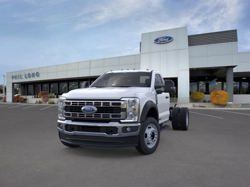 2026 Ford F-550 photo 2