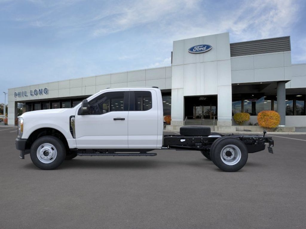 New 2025 Ford F-350SD XL DRW Chassis