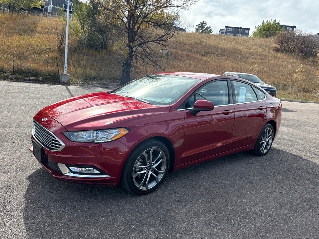 2017 Ford Fusion SE photo 3