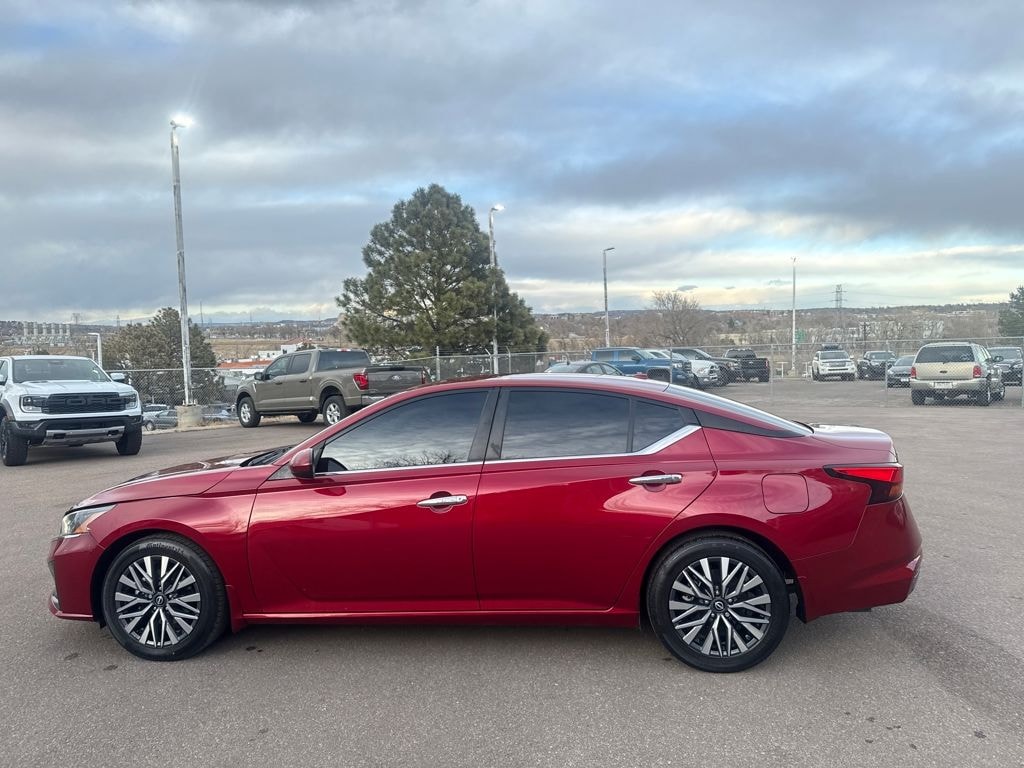 Used 2023 Nissan Altima 2.5 SV Sedan