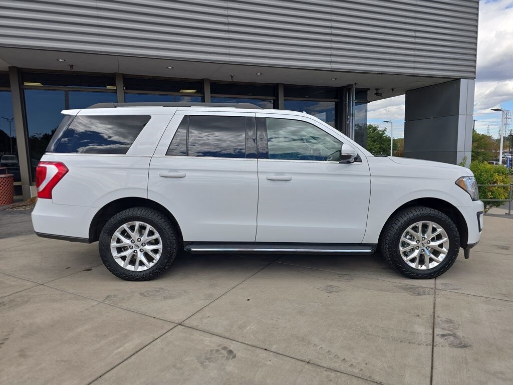 2021 Ford Expedition XLT photo 2