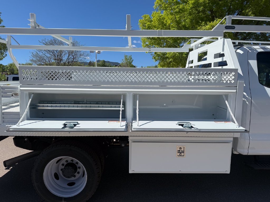 2025 Ford F-550 Super Duty Chassis Cab XL - Photo 10