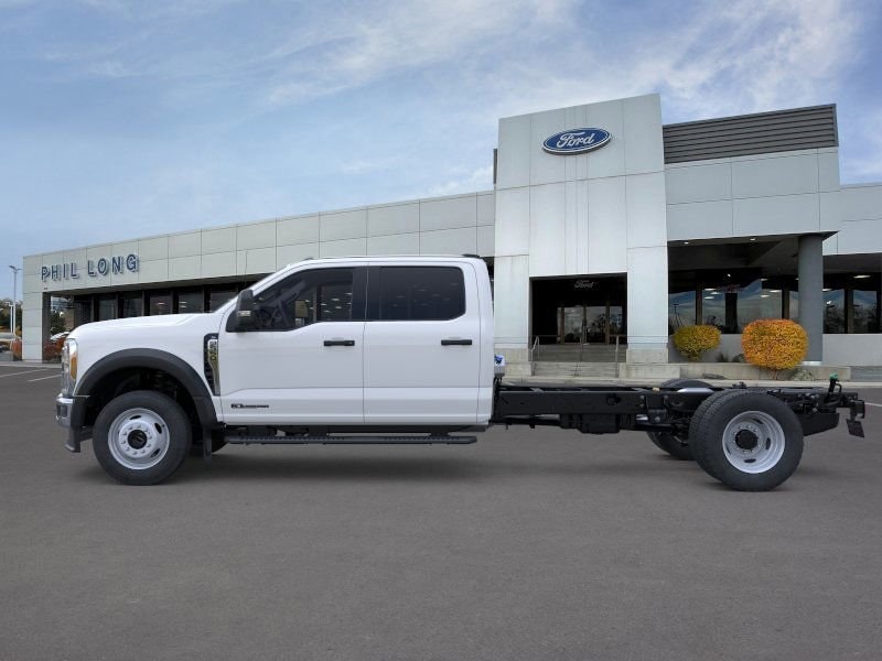2026 Ford F-550 photo 3