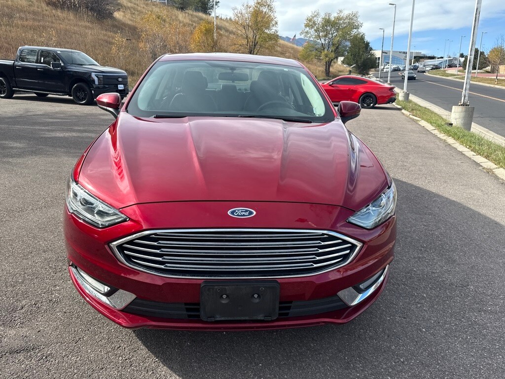 2017 Ford Fusion SE photo 2