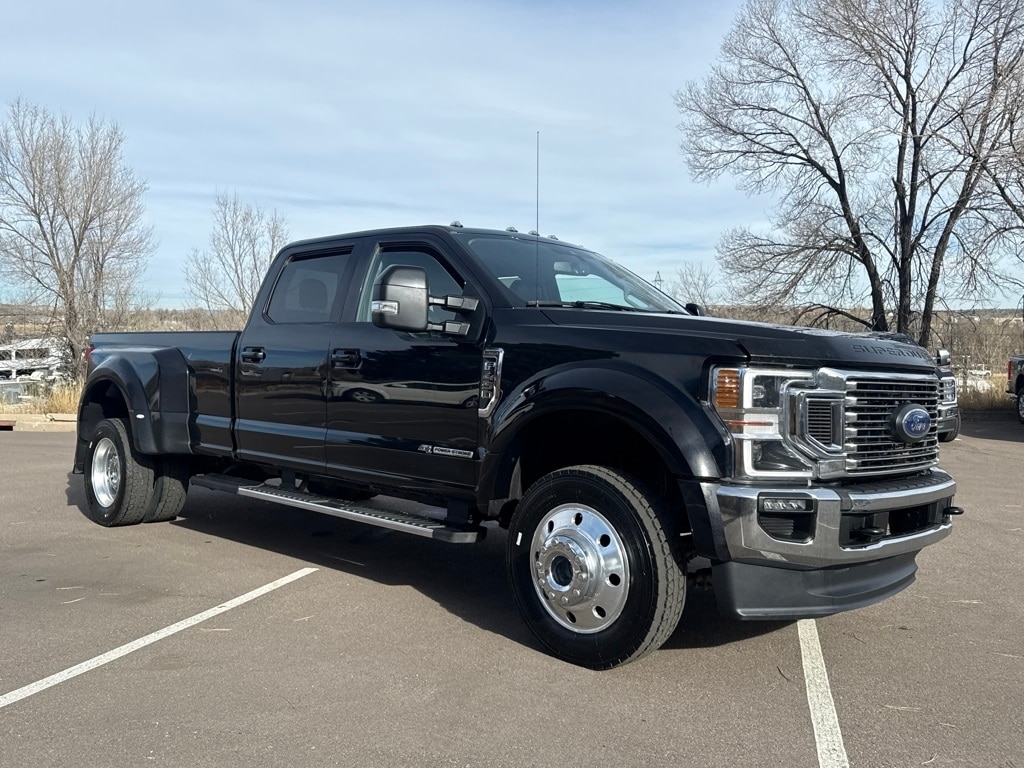 2021 Ford F-450 Super Duty Lariat's photo