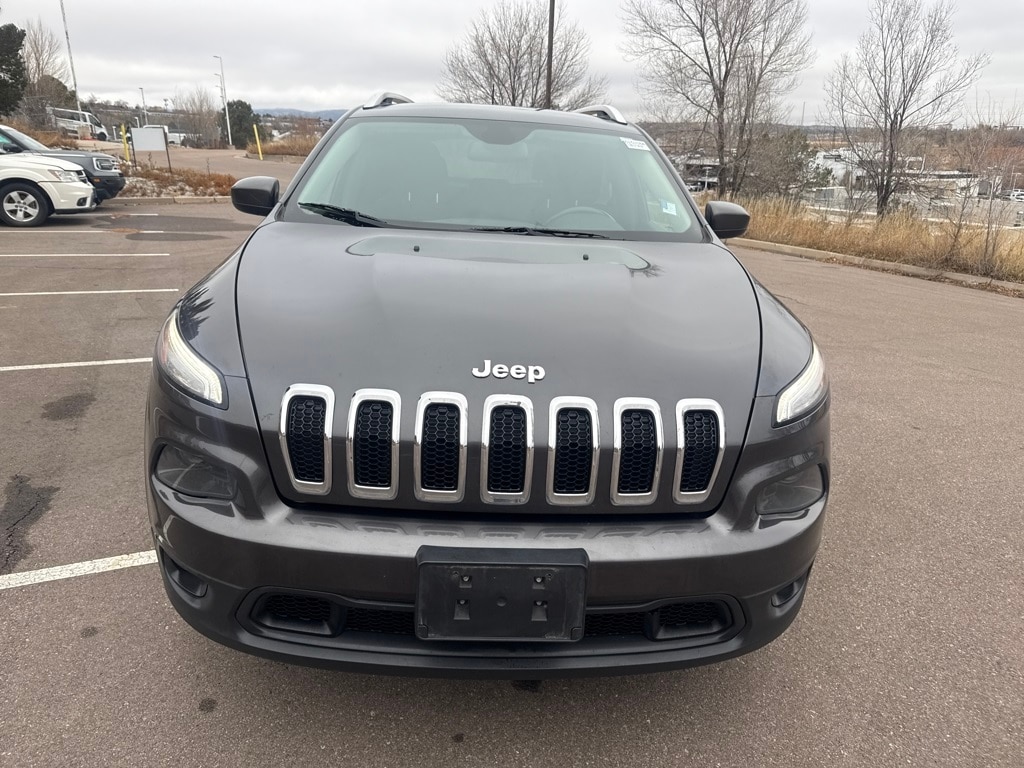 2016 Jeep Cherokee Latitude photo 2