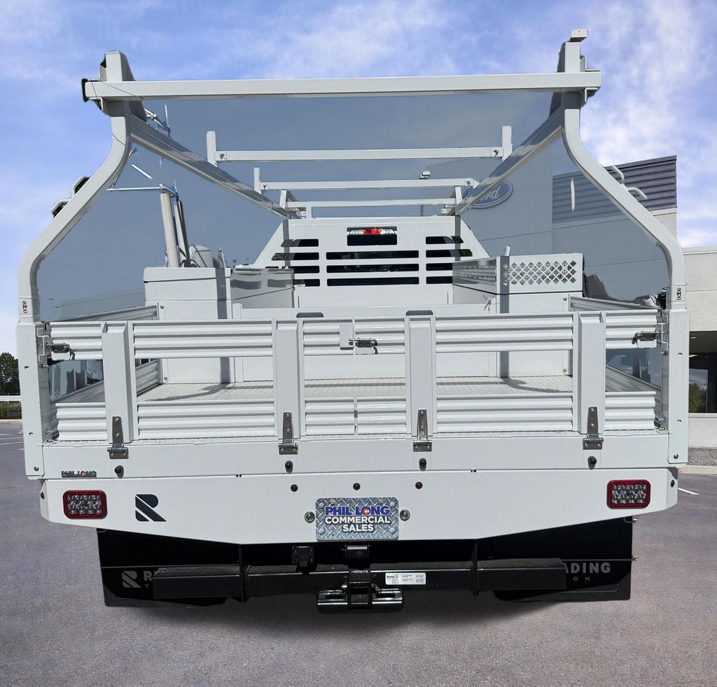 2025 Ford F-550 Super Duty Chassis Cab XL - Photo 7