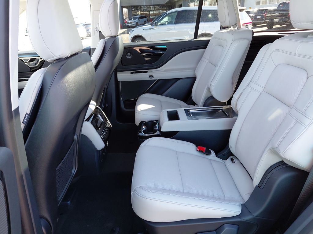 2026 Lincoln Aviator Reserve - Photo 17